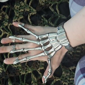 Skeleton hand